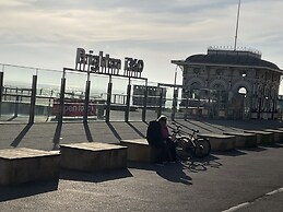 Brighton Beach Stylish 1 Bed Apartment