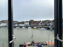 Quayside Quarters Harbourside Apartment