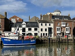 Quayside Quarters Harbourside Apartment