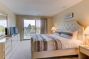 2 Bedroom Condo Golf Course Views 5166