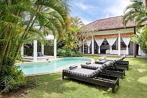 Best Seller 2 Br Pool Villa In Heart Of Seminyak