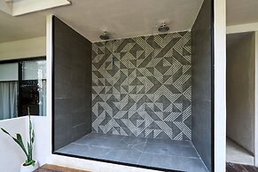 Bakal Residence By Lockey