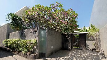 Stunning 2 Br Pool Villa With Rooftop In Seminyak