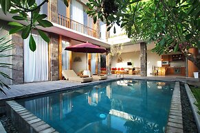 Stunning 2 Br Pool Villa With Rooftop In Seminyak