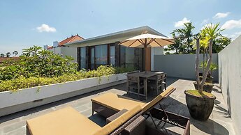 Stunning 2 Br Pool Villa With Rooftop In Seminyak