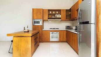 Stunning 2 Br Pool Villa With Rooftop In Seminyak