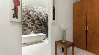 Stunning 2 Br Pool Villa With Rooftop In Seminyak