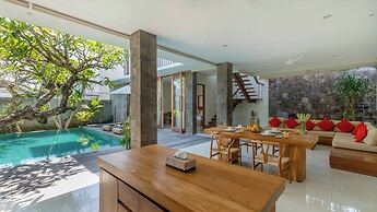 Stunning 2 Br Pool Villa With Rooftop In Seminyak