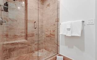 Roami at Brickell Arch