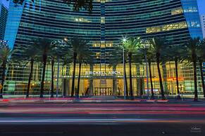 Roami at Brickell Arch