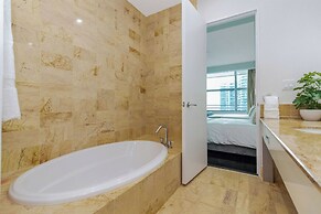 Roami at Brickell Arch