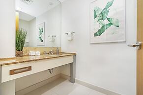 Roami at Brickell Arch