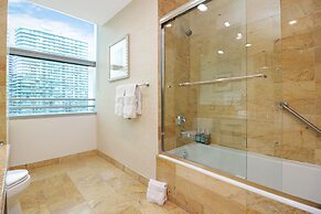 Roami at Brickell Arch