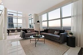 Roami at Brickell Arch