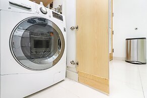 Roami at Brickell Arch