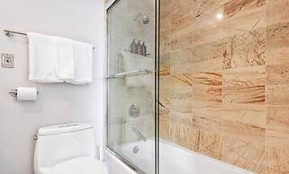 Roami at Brickell Arch