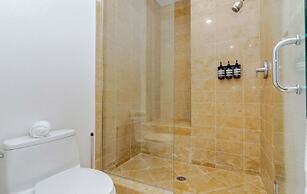 Roami at Brickell Arch