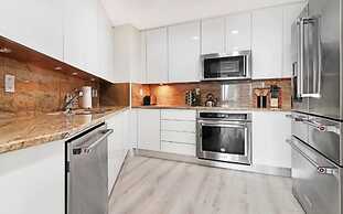 Roami at Brickell Arch