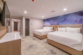 Iris Hotel Boston