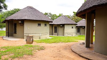 Self Catering Chalets - Manyeleti