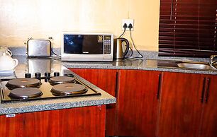 Self Catering Chalets - Manyeleti