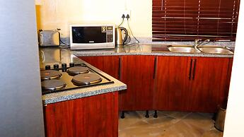 Self Catering Chalets - Manyeleti