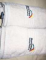 Self Catering Chalets - Manyeleti