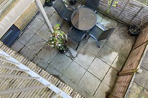 The Queen s Park Getaway - Adorable 2bdr Flat With Terrace