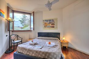 Mirabella Lake View & Private Parking