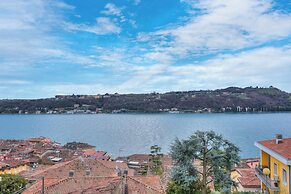 Mirabella Lake View & Private Parking