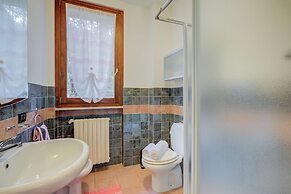 Mirabella Lake View & Private Parking