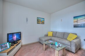 Mirabella Lake View & Private Parking