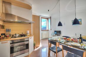 Mirabella Lake View & Private Parking