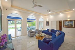 Luxury 6bdr Villa at Tortuga Bay Near Beach Golf