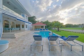 Luxury 6bdr Villa at Tortuga Bay Near Beach Golf