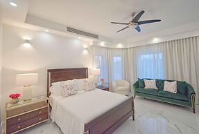 Luxury 6bdr Villa at Tortuga Bay Near Beach Golf