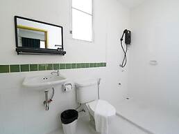 RoomQuest Hotel Pratunam