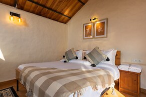 Maati Resort by the Lake Hill