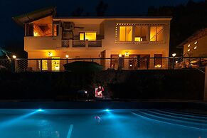 Maati Resort by the Lake Hill