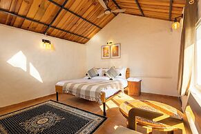 Maati Resort by the Lake Hill