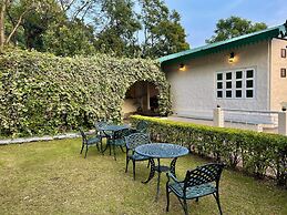 Maati Resort by the Lake Hill