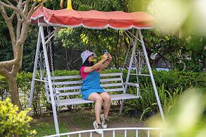 Maati Resort by the Lake Hill