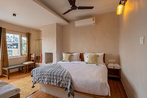 Maati Resort by the Lake Hill