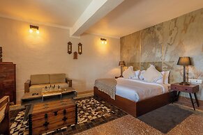 Maati Resort by the Lake Hill