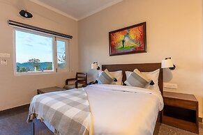 Maati Resort by the Lake Hill