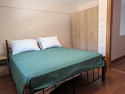 Achilleas Rentals in Kamena Vourla