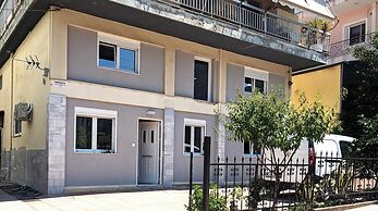 Achilleas Rentals in Kamena Vourla