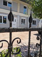 Achilleas Rentals in Kamena Vourla