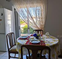 Central Apartment in Agios Konstantinos