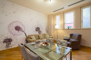 Elegant Flat at Municipio by Napoliapartments